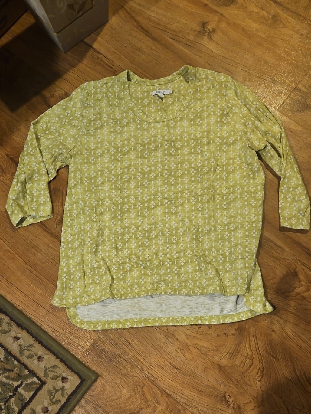 Chico's Green & White Top Size 3 (XL)